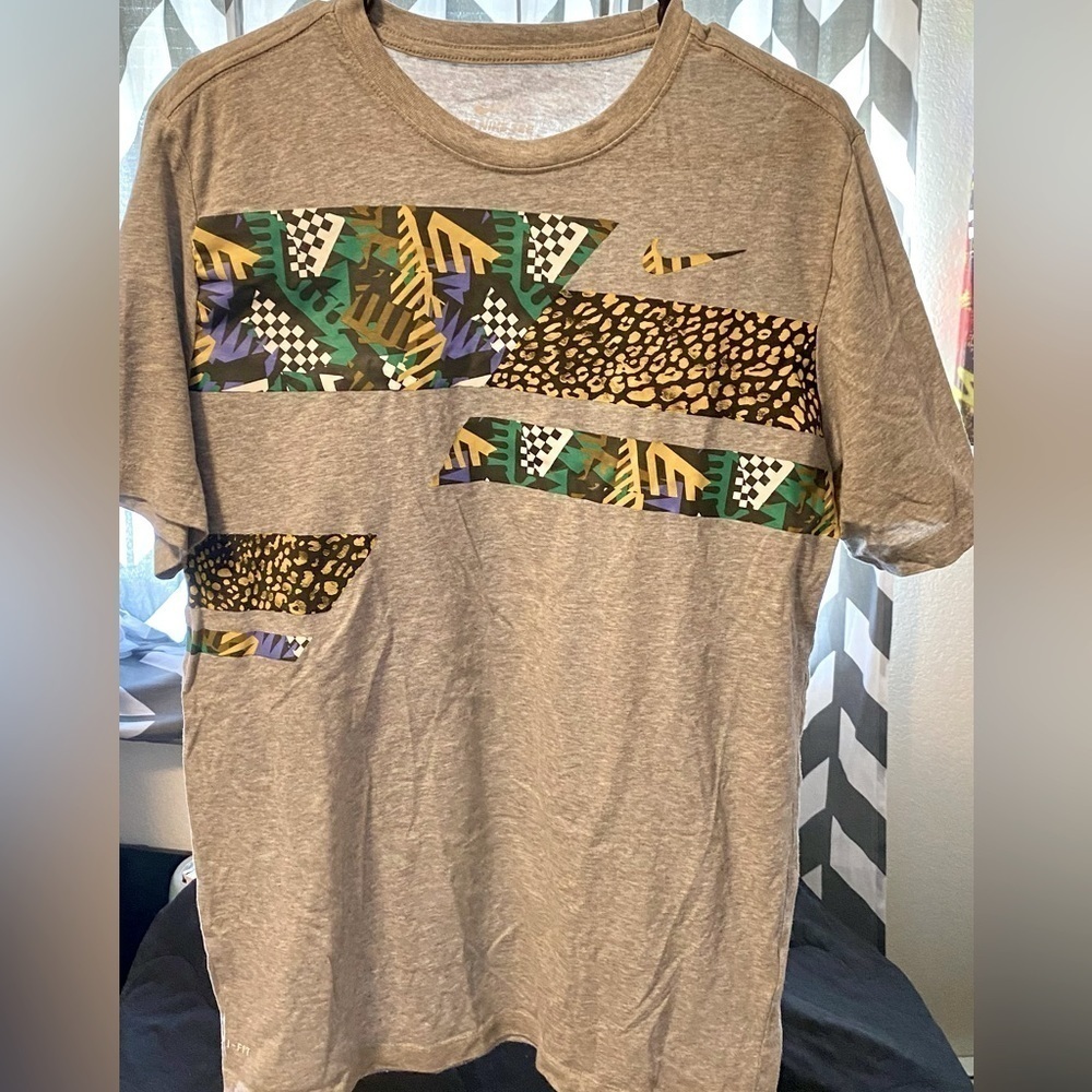 Nike tshirt​​​​​​​​